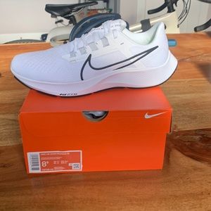 Nike Pegasus 38 - brand new